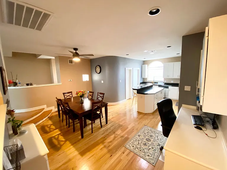 9818 Meredith Elise Ct — Photo 22