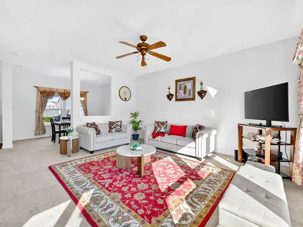 4663 Bayview Dr, Columbus, IN 47203