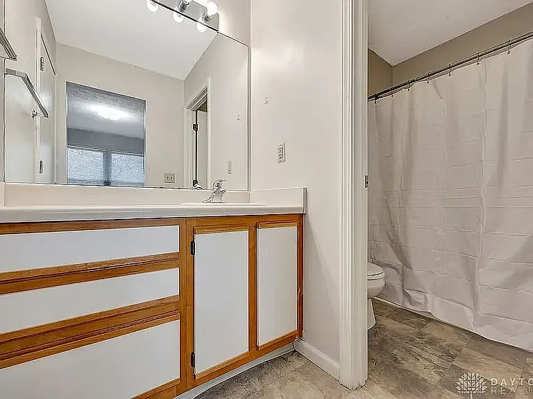 978 Irving Ave #16 — Photo 7