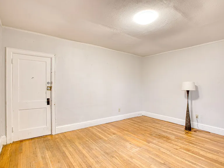 429 New Britain Ave #2 — Photo 9