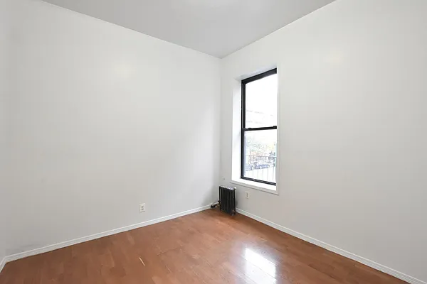 Rented by Clove Realty LLC | media 12