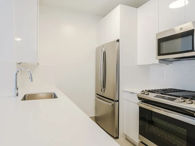 777 6th Ave #16F — Photo 26