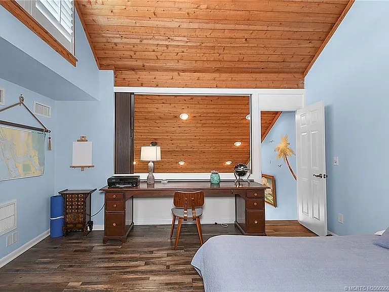 324 NE Golfview Cir #324 — Photo 32
