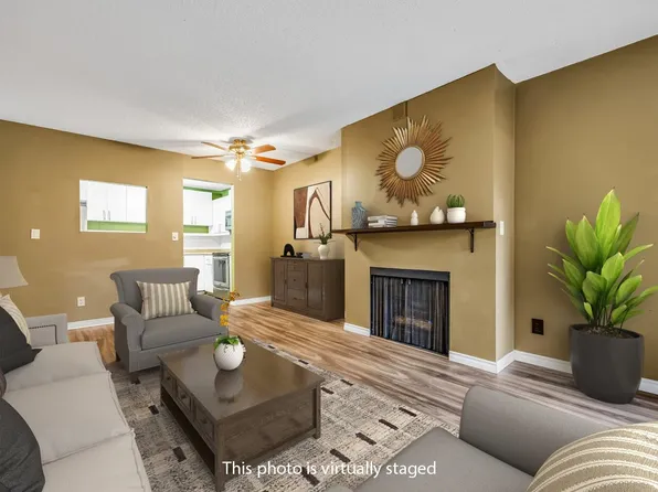 10157 University Dr #211, Surrey, BC V3T 5L7