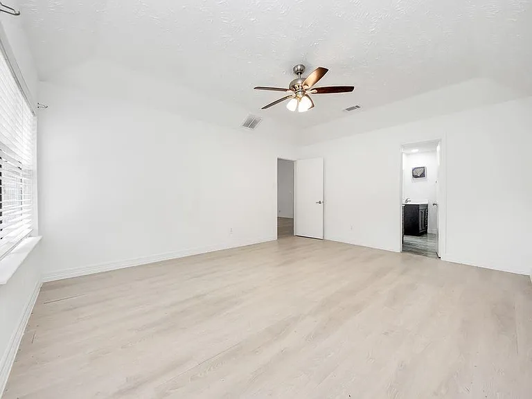 4922 E Laureldale Dr — Photo 20