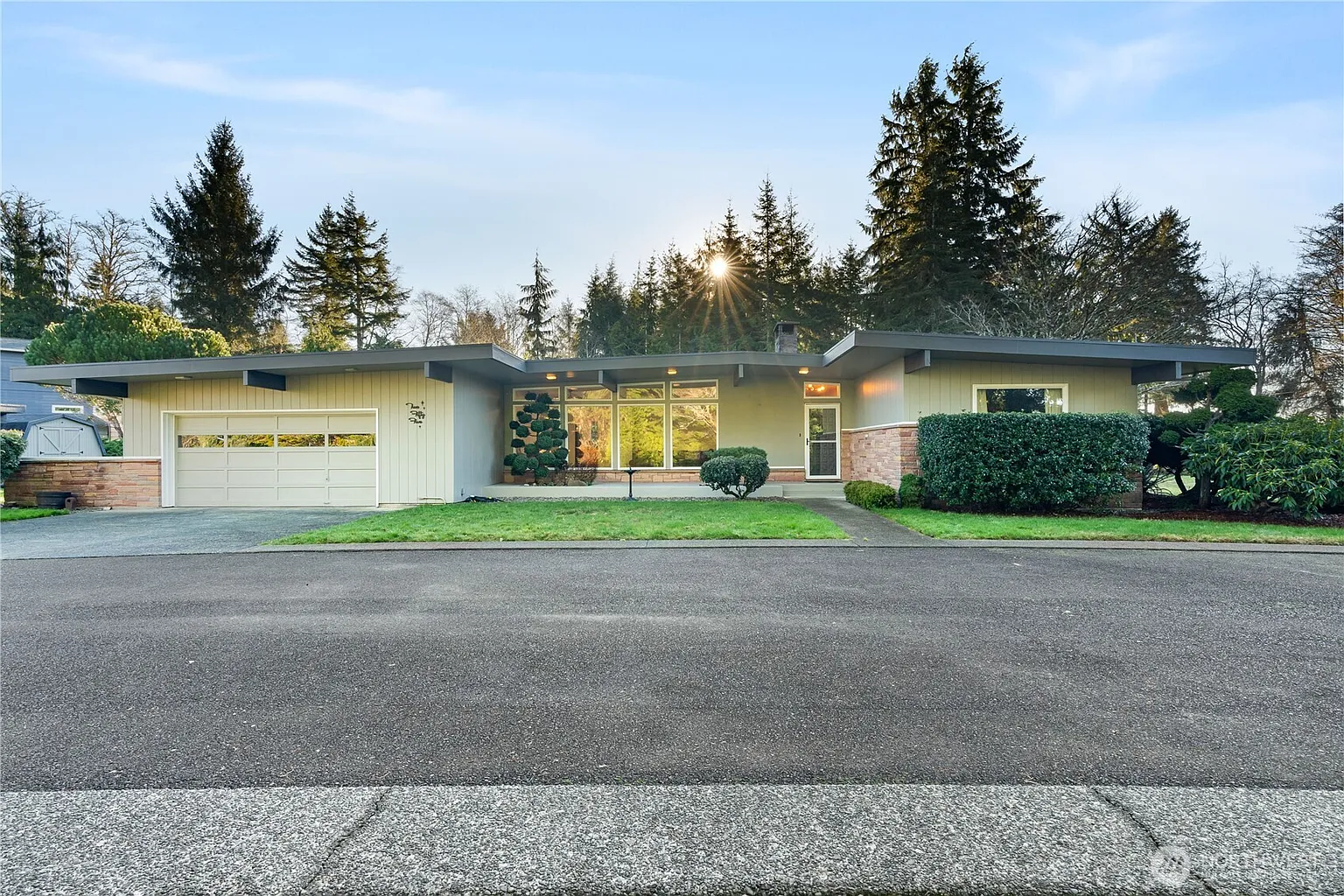 255 Summit Avenue photo 1