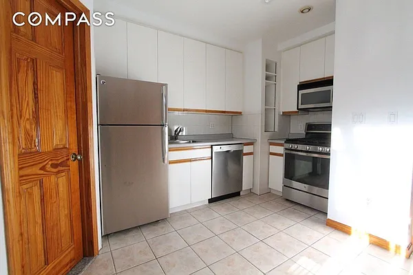 Rented by Compass | media 23