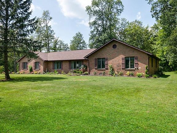 2nd image of 10242 Oak Creek Dr