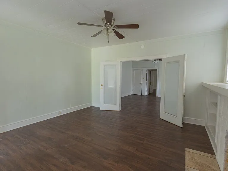 2913 Homan Ave — Photo 3