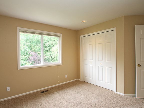 4th image of 15404 Manion Way NE