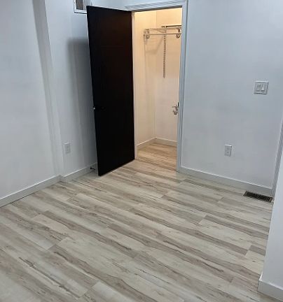 4th image of 1127 W Cumberland St