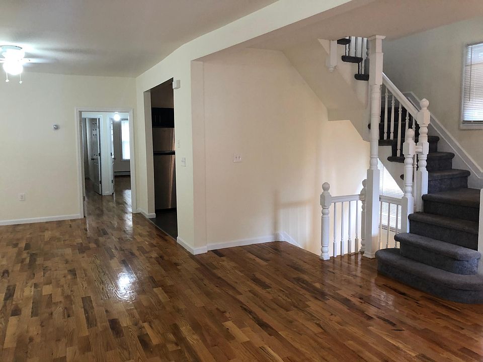 1st image of 109 Shepard Ave #2