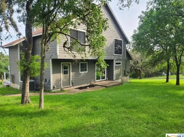 305 Forest Dr, San Marcos, TX 78666