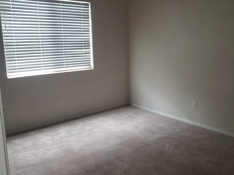 1237 E Athens Ave — Photo 10