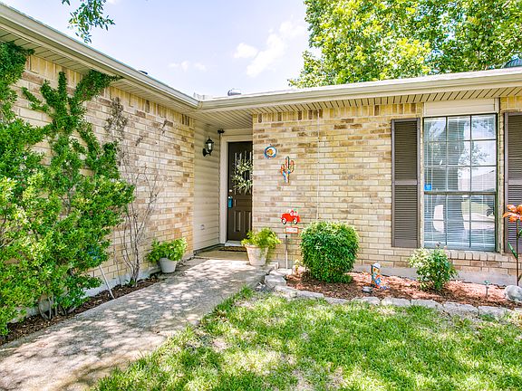 3rd image of 217 Long Canyon Dr