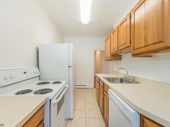 3rd image of 55 Madison St APT 1