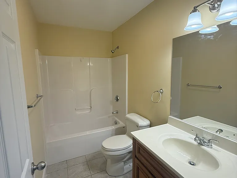 32 Chestnut St #1 — Photo 7