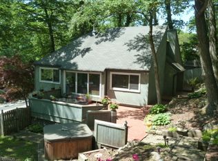 53 Upsala Path, West Milford, NJ