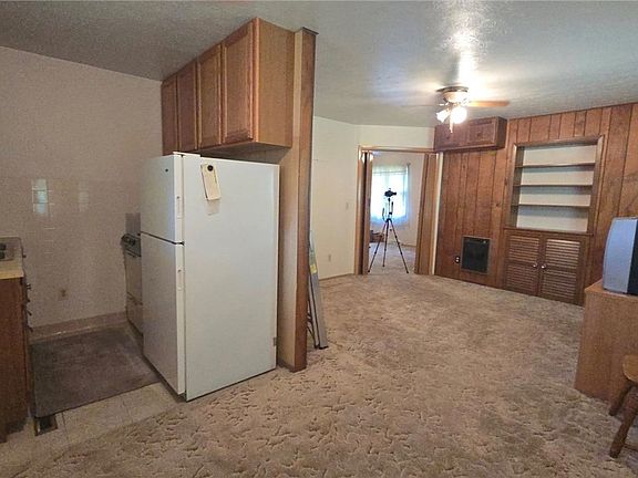 5th image of 1185 E Dartmoor Ave