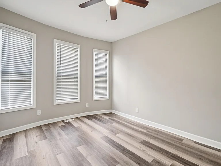 3820 Wabash St — Photo 13