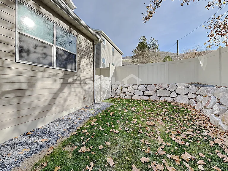 2992 S Village Dr — Photo 28