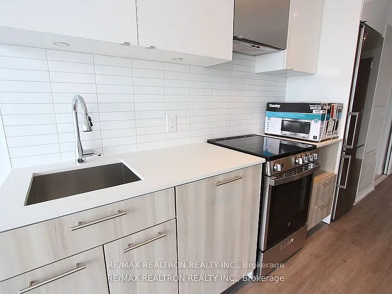 251 Jarvis St #4712 — Photo 8