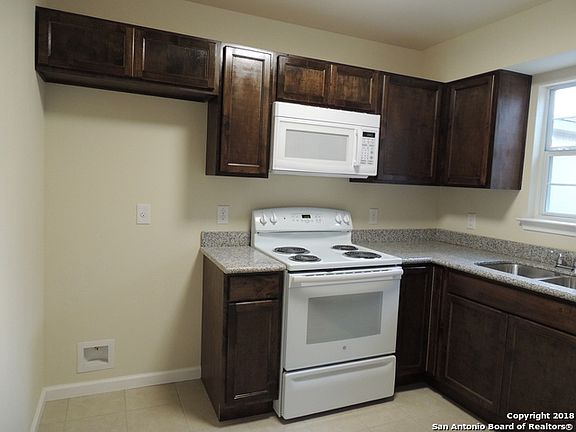 4th image of 6414 N Flores St