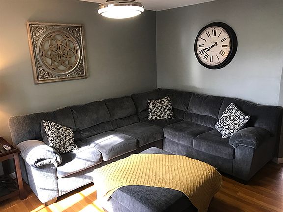 5th image of 229 College St
