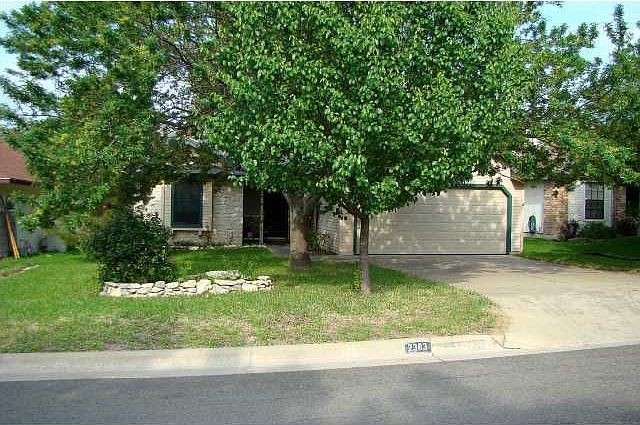 1st image of 2303 Stirrup Dr