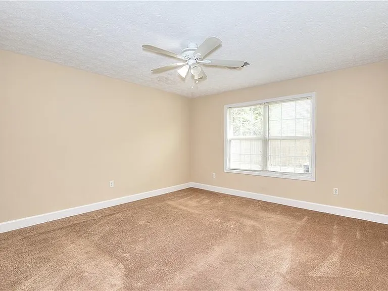 453 Tara Commons Cir — Photo 10