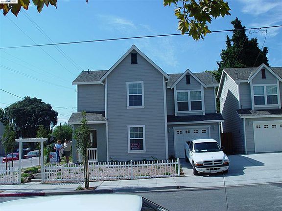 3rd image of 102 W 10th St