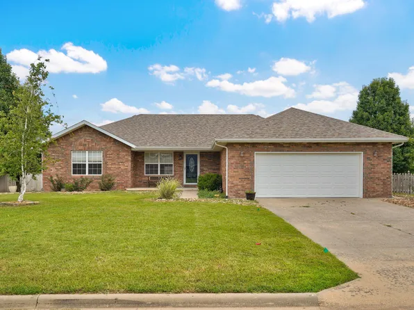 755 E Vivian Street, Bolivar, MO 65613