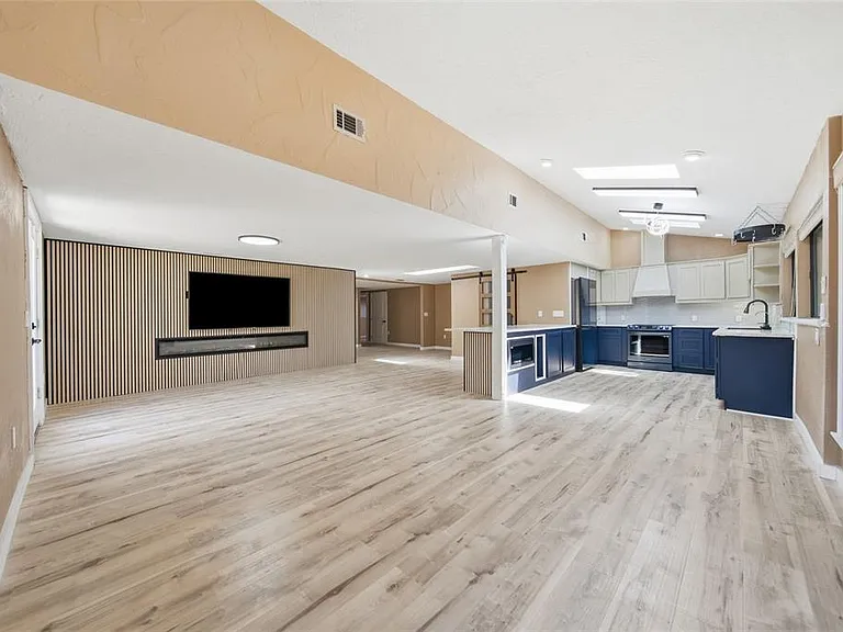 7247 Oelsner St — Photo 13