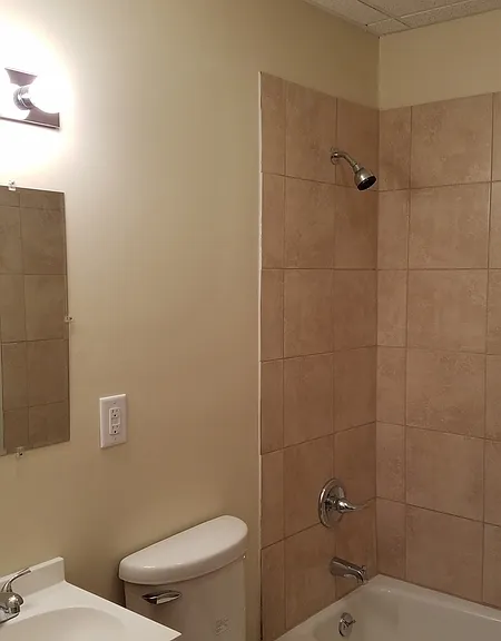 242 N Main St — Photo 2