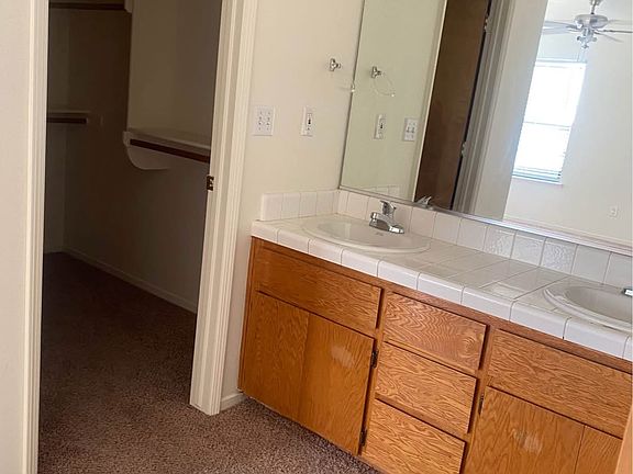 5th image of 687 Carmel Dr