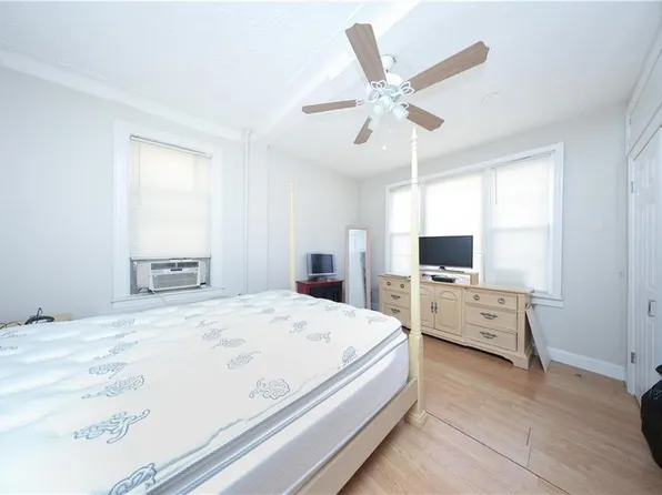 2044 71st Street image 15 of 30