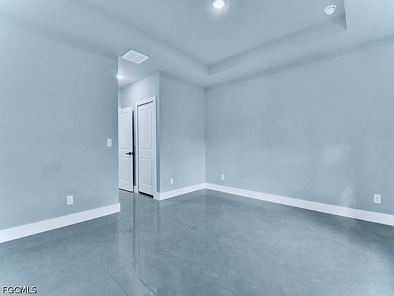 5th image of 1040 Candlelight Dr