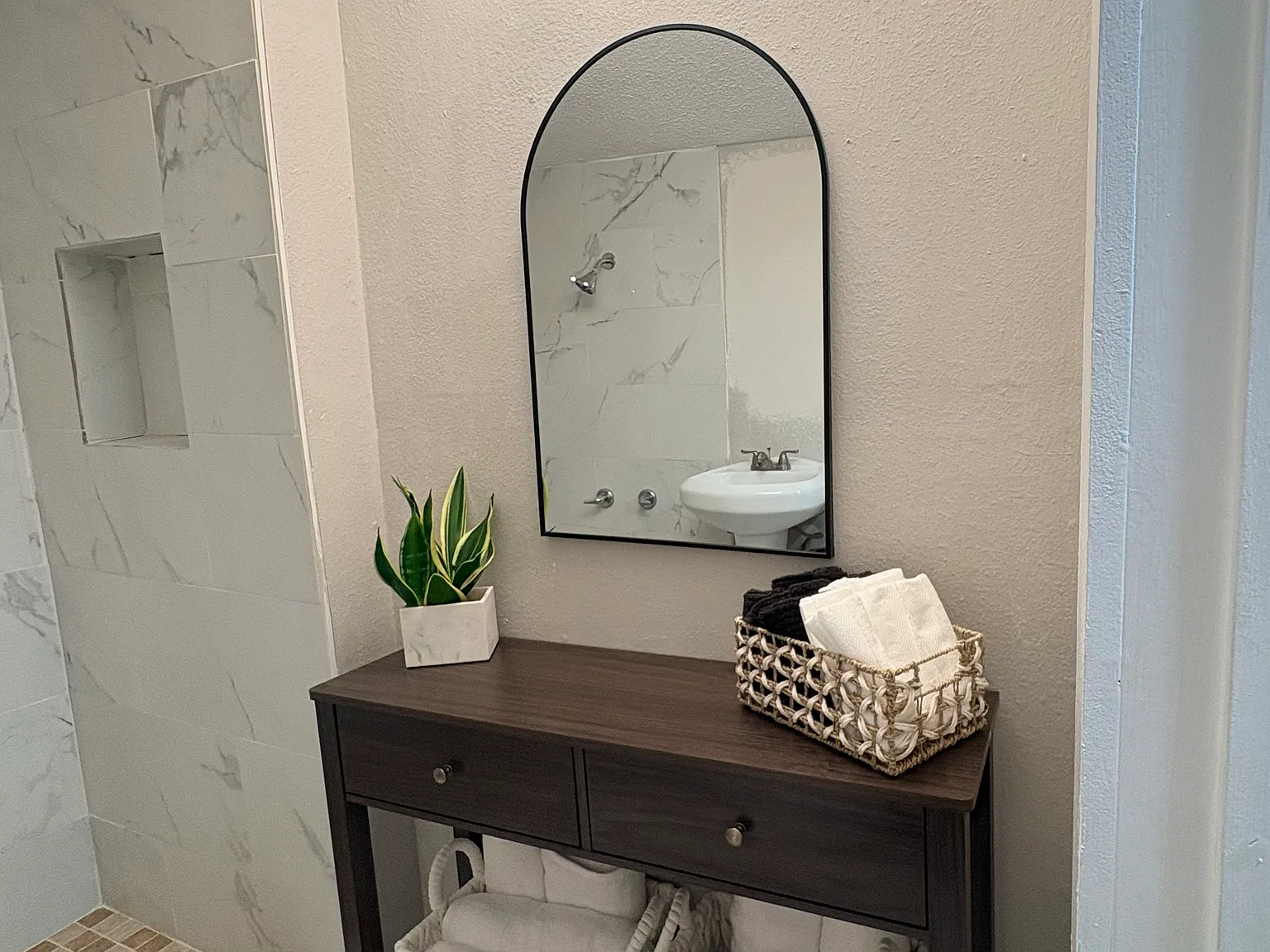 2 bed, 900 sqft, $1,800 — Photo 4