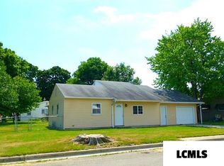 1229 Peoria St, Lincoln, IL 62656