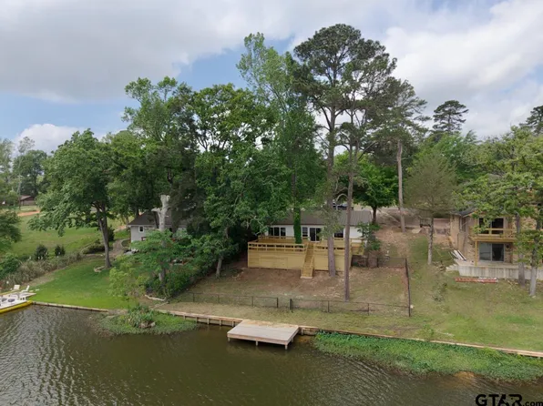 1221 Chateau Ln, Lindale, TX 75771