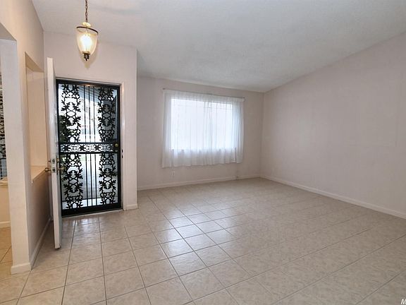 4th image of 8417 Pyracantha Ct
