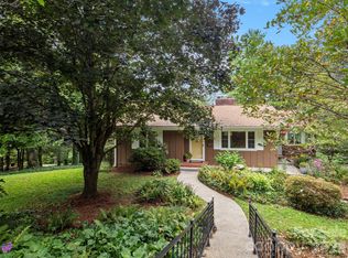 209 White Pine Dr, Asheville, NC 28805