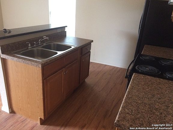 5th image of 326 Delmar St APT 3