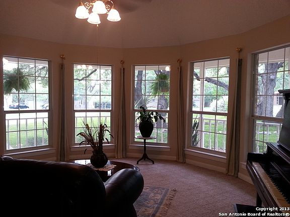 4th image of 2211 W PARHAVEN DR