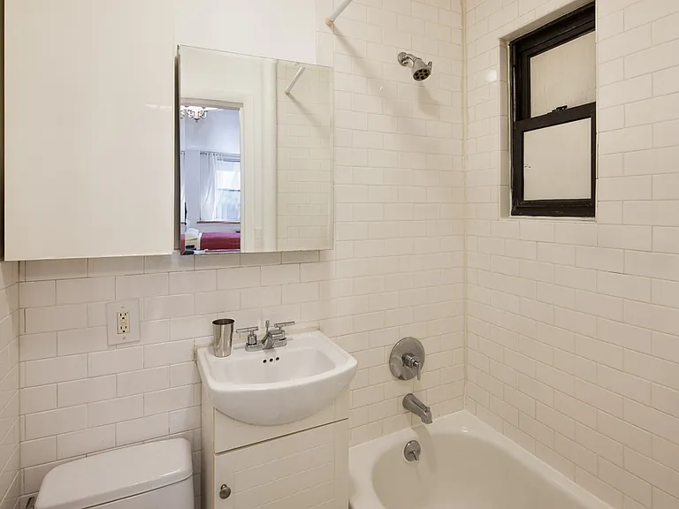 237 E 88th St #103 — Photo 3