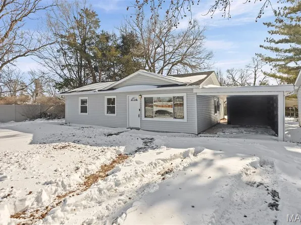 3810 Memorial Dr, Belleville, IL 62226