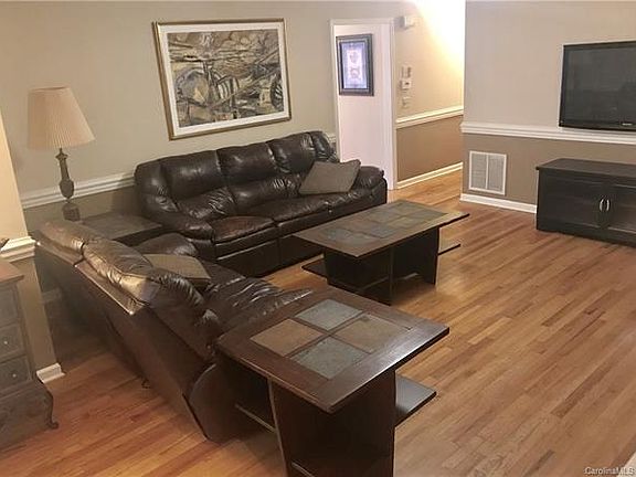 3rd image of 1004 Plantation Dr