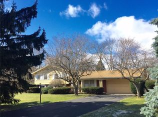 6 Stuyvesant Rd, Pittsford, NY 14534