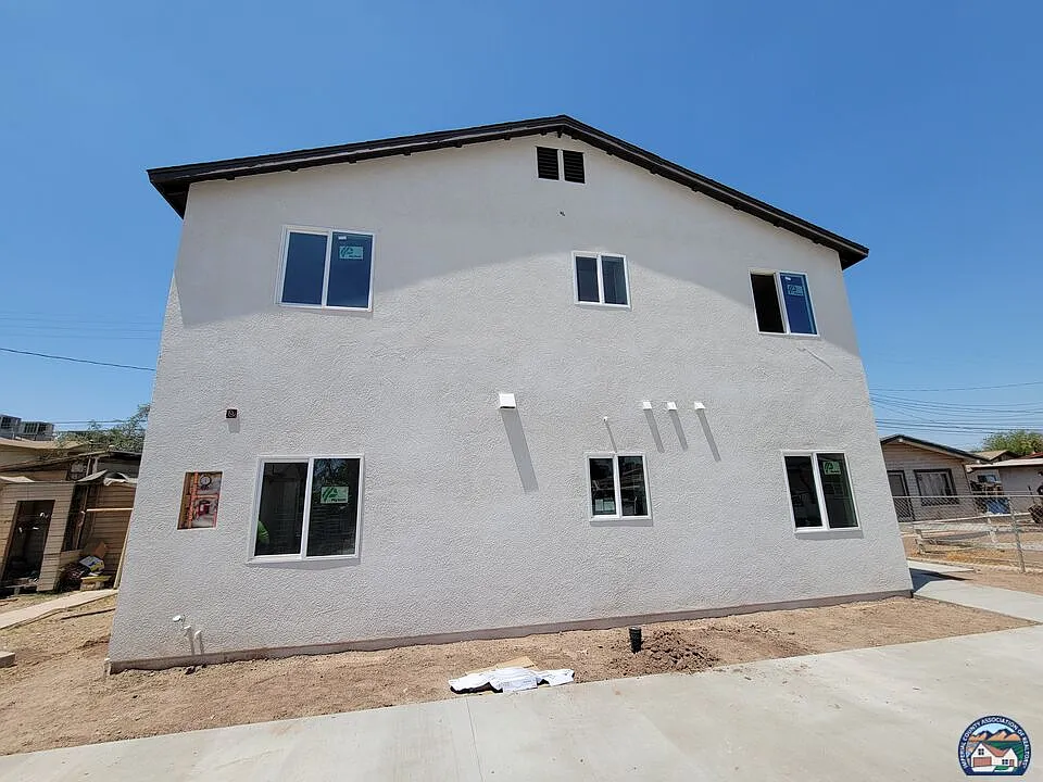 2 bed, 1.0 bath, 700 sqft, $1,500 — Photo 2
