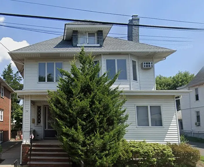 Hudson Pl — Photo 1